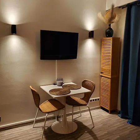 Apartament La Bord De Et Parking Privee Mentona