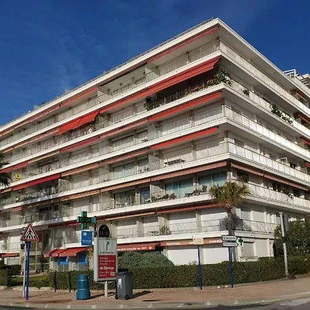 Apartament La Bord De Et Parking Privee